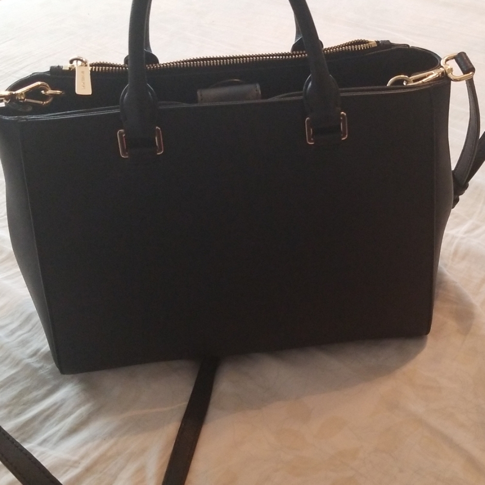 Michael Kors black medium handbag - Picture 2 of 8
